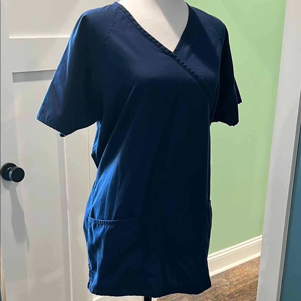 UA Scrubs Navy Blue Boxy V-Neck Scrub Top. Size ML
